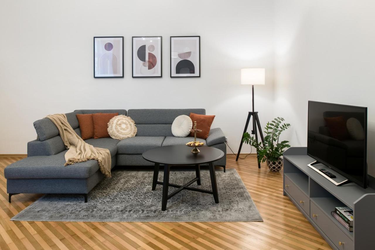 Wawelove Pilsudskiego - 3 Bedroom Apt. With Balcony And Free Parking! Краков Экстерьер фото