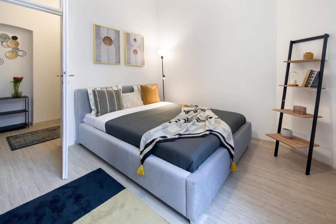Wawelove Pilsudskiego - 3 Bedroom Apt. With Balcony And Free Parking! Краков Экстерьер фото